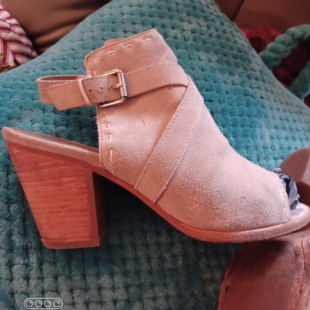 FYRE peek a boo toe ankle booties size women's 9M genuine leather